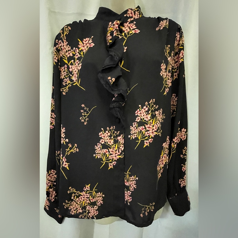 LOVED - Who What Wear Button Down Ruffle Front Blouse - Black Floral - Small